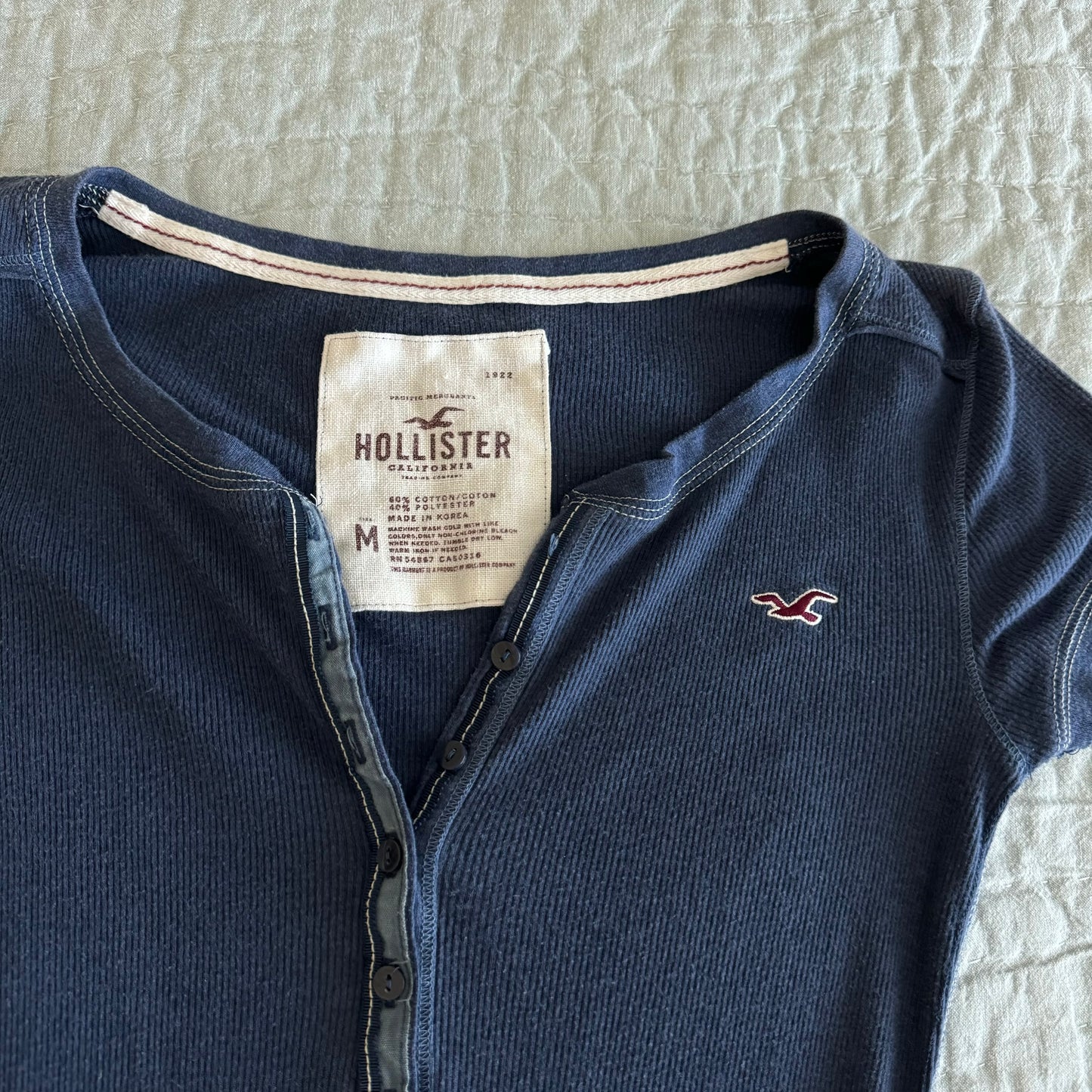 Blue ‘Hollister’ V Neck Button Up Stretchy Ribbed Shirt