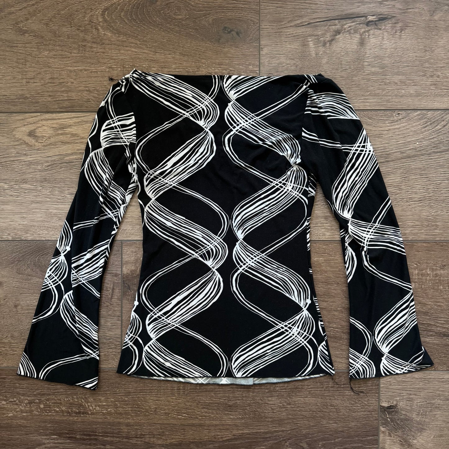 Black & White ‘PS’ Soft Long Sleeve Flowy Sleeve Blouse
