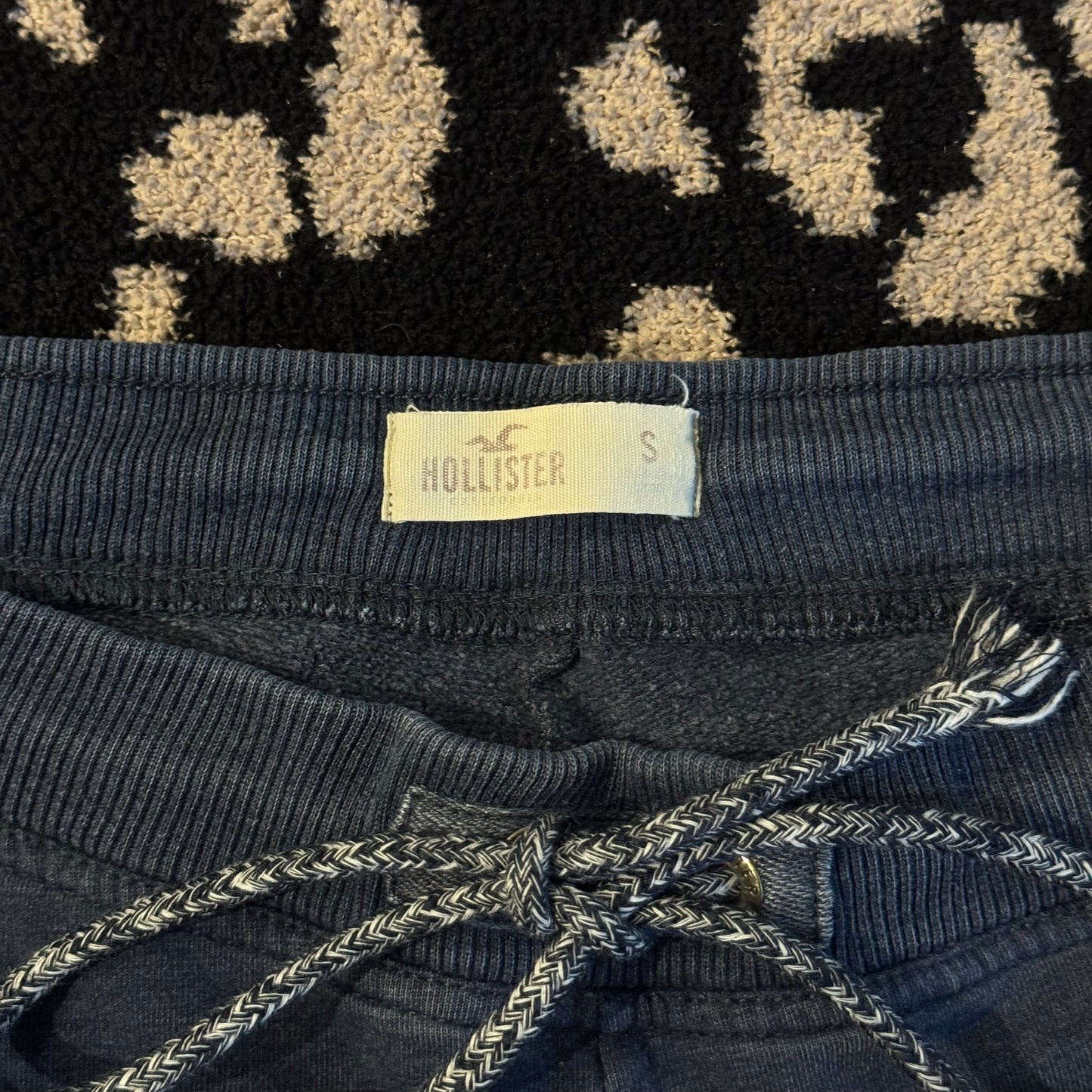 blue hollister y2k straight legged sweatpants (S)