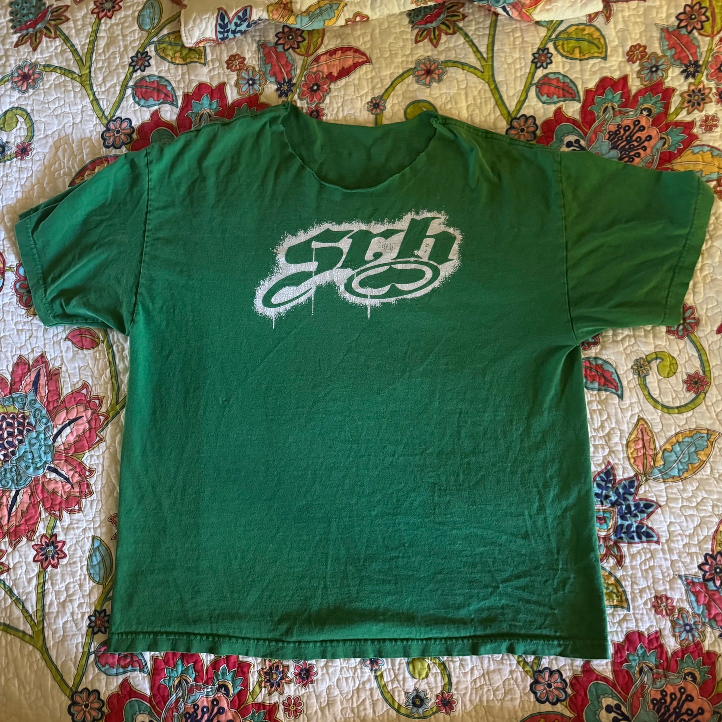 green off the shoulder sch graphic shirt (2XL)
