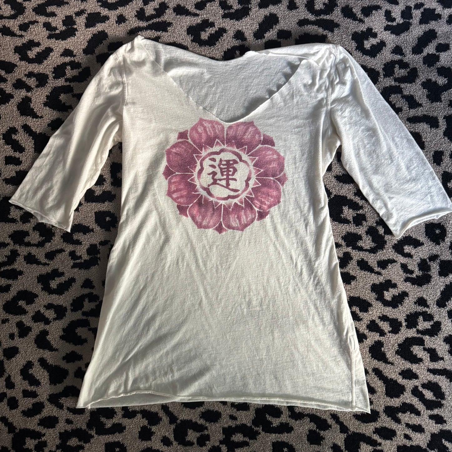 white 3/4 quarter sleeve lucky brand vintage 90’s lotus flower top (L)