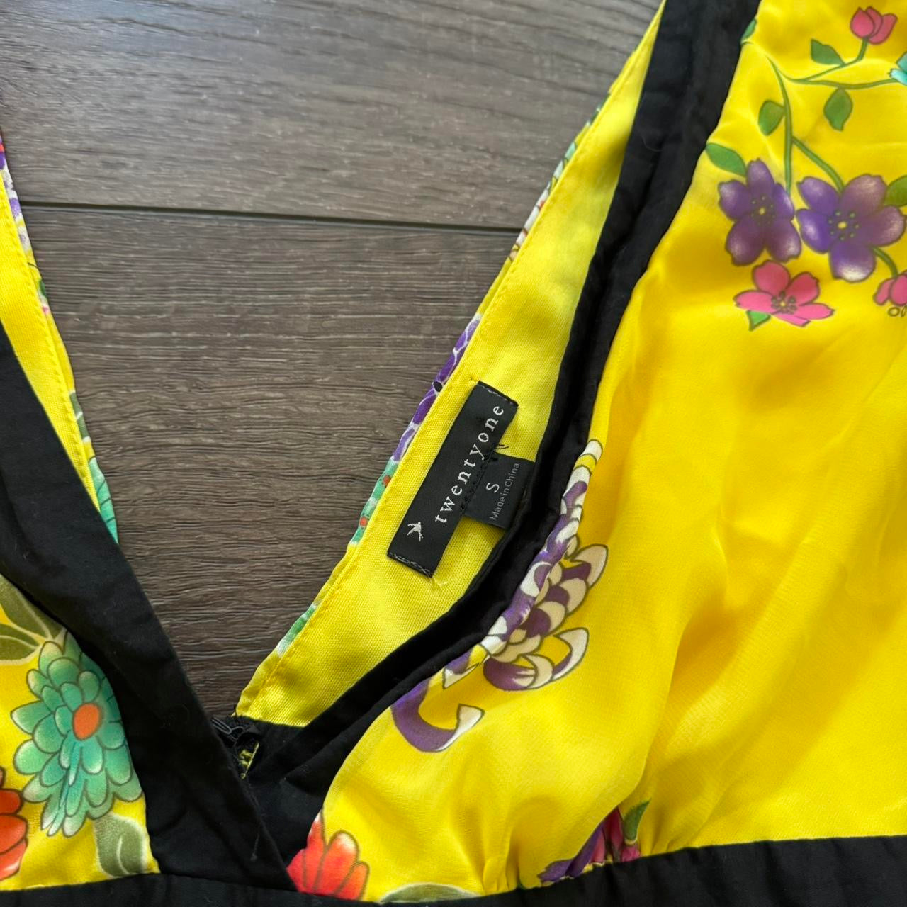 beautiful yellow y2k floral tie back blouse